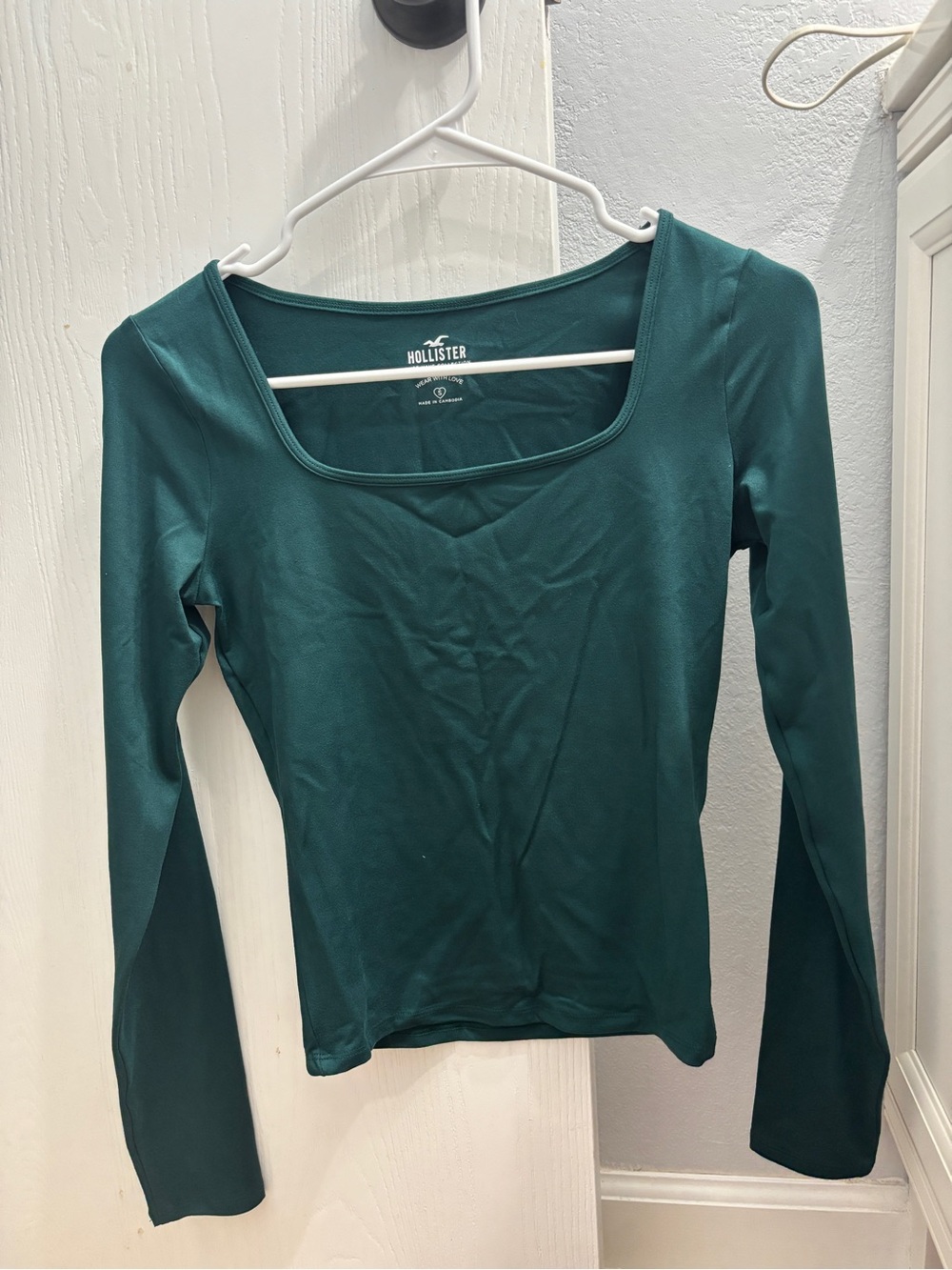 Hollister Women's Long-Sleeve Square Neck Top